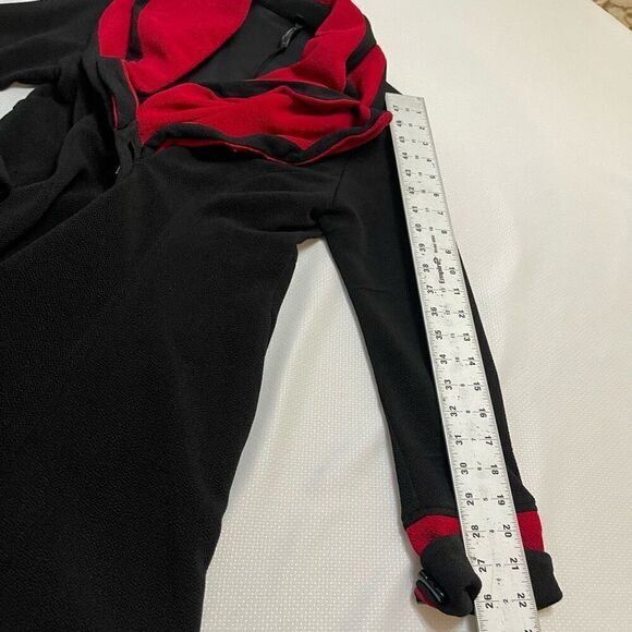 IC Connie K Black Red Stretch Knit Dramatic Wire Collar Opera Coat Jacket Small - Picture 5 of 12